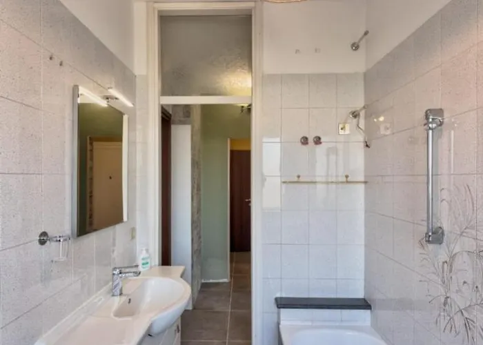 M & M Cozy Pensión Venecia