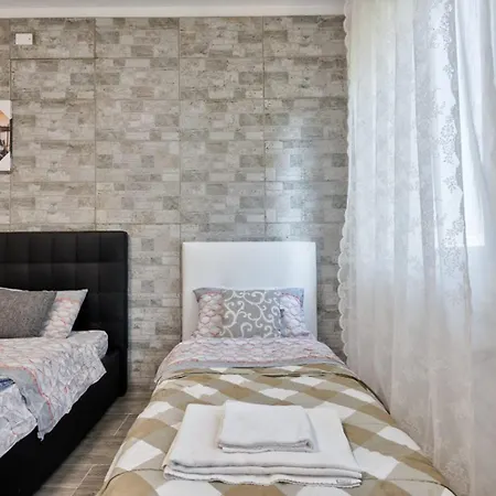 بيت ضيافة M & M Cozy